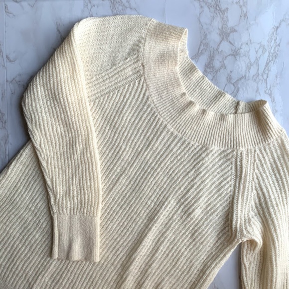 Lou & Grey Sweaters - 🌹Lou & Grey Cream Ribbed Sweater Size Medium